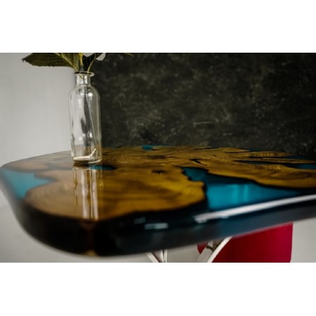 Журнальный столик из дерева и эпоксидной смолы А-19